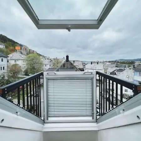 Daire With Loft & Window Balcony, Free Parking