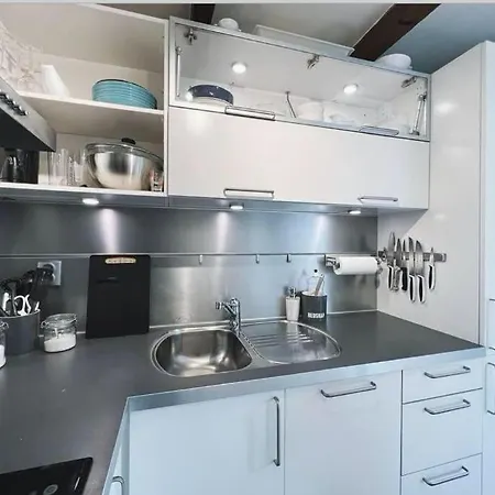 With Loft & Window Balcony, Free Parking Leilighet *